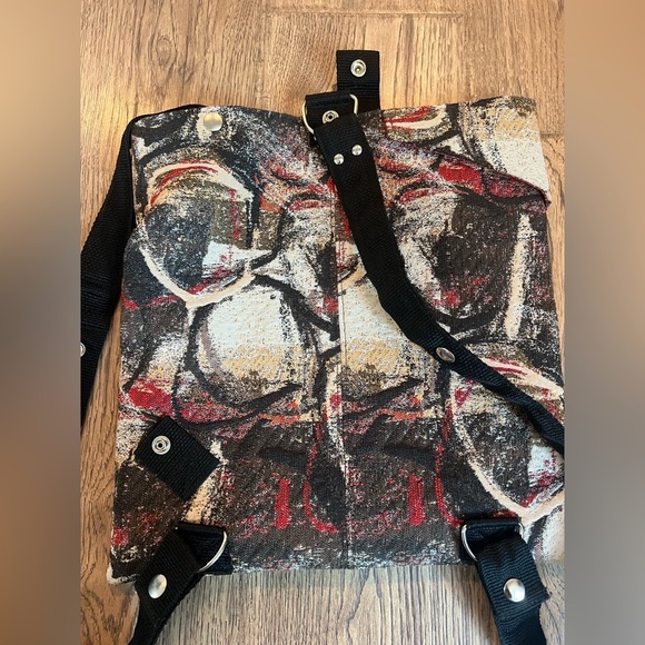 Carogi Convertible Bag NWT Convertible Backpack - Picture 4 of 5